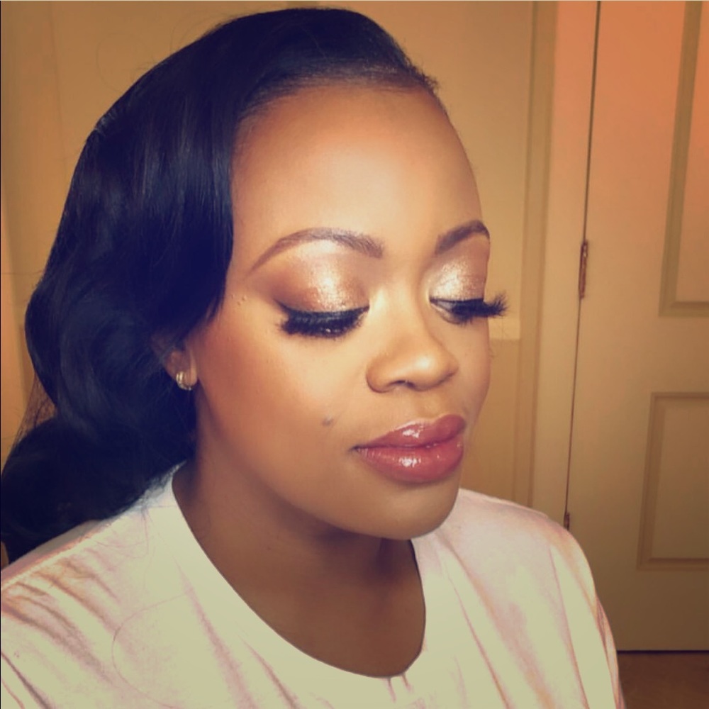 Meet your Posher, Simone I.